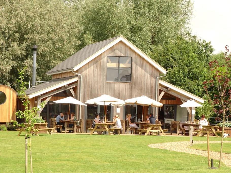 Castleford Cottage , Lowermill Estate Somerford Keynes Exterior foto